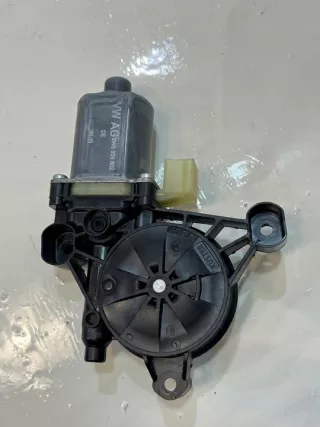 8W0959802 8W0959802, Моторчик стеклоподъемника Audi A4 B9 Арт e9798908, вид 1