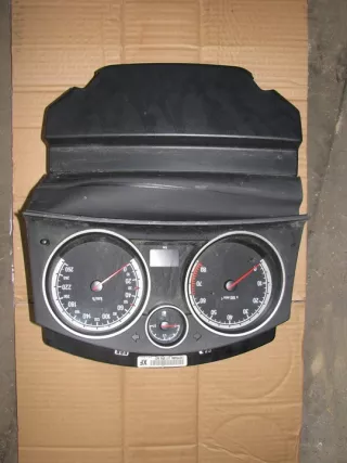 13225986 Щиток приборов (приборная панель) Opel Astra H Арт e9839635, вид 1