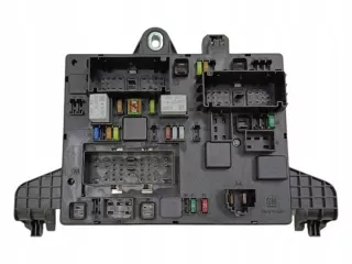 13449201 Блок предохранителей Opel Astra J Арт e9919879, вид 1