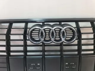 83A853651E 83A853651 Решетка радиатора Audi Q3 1 Арт e9937558, вид 4