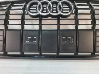 83A853651E 83A853651 Решетка радиатора Audi Q3 1 Арт e9937558, вид 5