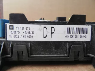 13181278 Блок предохранителей Opel Astra J Арт e9975000, вид 2