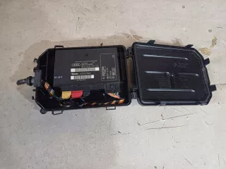 8E0959433CL Блок предохранителей Audi A4 B7 Арт e10133465, вид 1