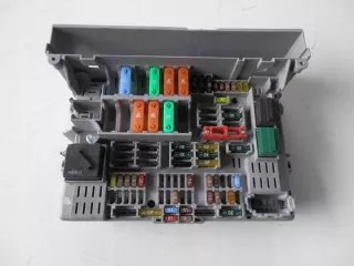 6906621 Блок предохранителей BMW 3 E90/E91/E92/E93 Арт e10145494, вид 1