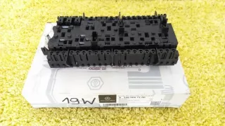 A2469067100 Блок предохранителей Mercedes A W176 Арт e10147292, вид 2