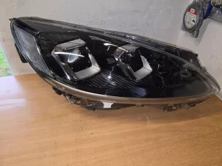 LV4B-13E016-AH Фара правая Ford Kuga 3 Арт e10440652, вид 1
