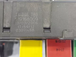 13205780FW 519168009 13205780 Блок предохранителей Opel Vectra C  Арт e10484497, вид 2