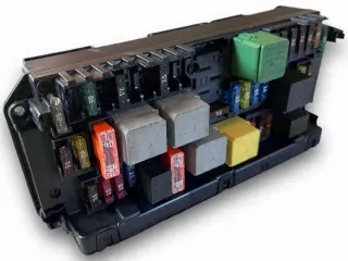 2129005722 A2129005722 Блок предохранителей Mercedes E C207 Арт e10495579, вид 2