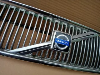 8659875 Решетка радиатора Volvo V70 2 Арт e10506711, вид 3