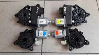 82450-AT100 82460-AT100 83450-AT000 83460-AT000 Моторчик стеклоподъемника Kia Niro Арт e10526386, вид 1