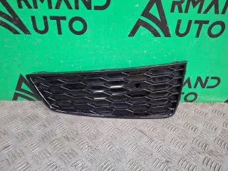 8U0807682TT94, 8U0807682T, 8 Решетка бампера Audi Q3 1 Арт 361212RM, вид 1