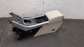 LR025882 Разъем AUX / USB Land Rover Range Rover 4 Арт 11189427, вид 4