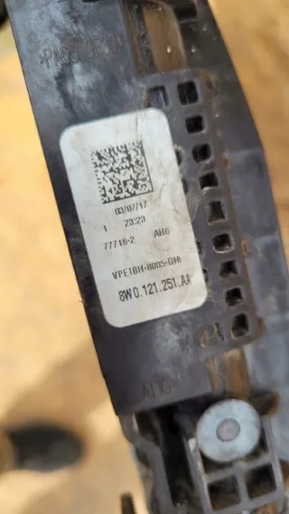 8W0121251AA Радиатор (основной) Audi A6 C6 (S6,RS6) Арт e7734429, вид 3