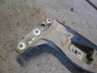 6776521 6776525 Подушка крепления КПП BMW 5 E60/E61 Арт e10602717, вид 3