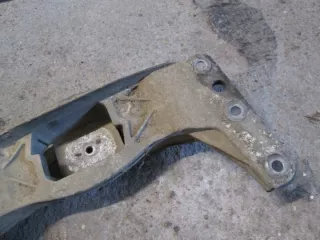 6776521 6776525 Подушка крепления КПП BMW 5 E60/E61 Арт e10602717, вид 4