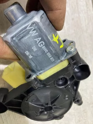 8w0959811 Моторчик стеклоподъемника Audi A4 B9 Арт e10614181, вид 2