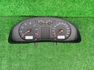 3B0919861B Щиток приборов (приборная панель) Volkswagen Passat B5 Арт e12665106, вид 2