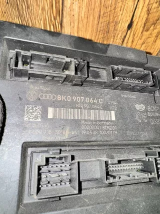 8K0907064C Блок комфорта Audi A4 B8 Арт e12646618, вид 3
