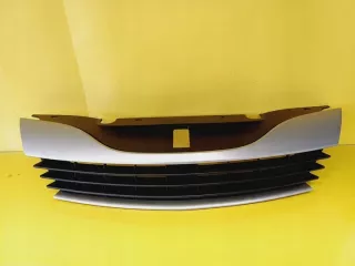 8200012581 Решетка радиатора Renault Laguna 2 Арт e12617035, вид 1