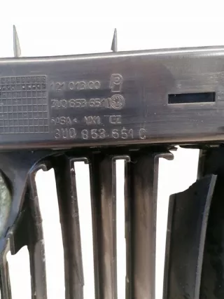 3U0853651C Решетка радиатора Skoda Superb 1 Арт e12560836, вид 3