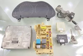 89661-05821 82641-CA010-F 89780-05040 83800-05851-B Блок управления двигателем Toyota Avensis 2 Арт e12487259, вид 1