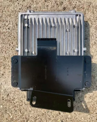 JK83-12C520-PAA JK8312C520PAA GX63-12A659-EB Блок управления двигателем Jaguar F-Pace Арт e12484056, вид 2