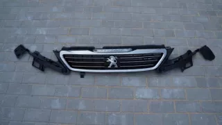 AA37026452 Решетка радиатора Peugeot 308 2 Арт e12481874, вид 1