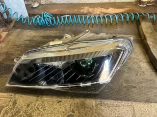 3V1941015A Фара левая Skoda Superb 3 Арт e12447862, вид 1