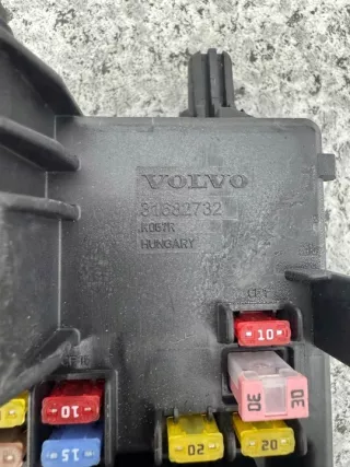 2017-24 31682732 Блок предохранителей Volvo XC60 2 Арт e12446233, вид 2