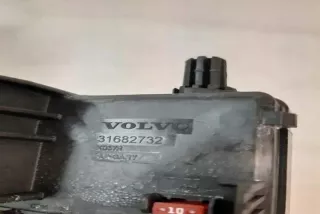 31682732 Блок предохранителей Volvo S60 3 Арт e12445318, вид 1