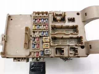 9008087019 Блок предохранителей Toyota Corolla E120 Арт e12444459, вид 3