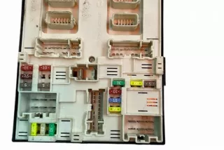 284B66852R Блок предохранителей Renault Master 3 Арт e12443718, вид 1