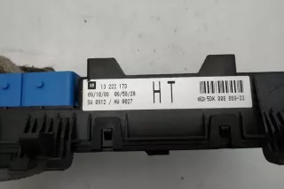 GM13222173HT Блок предохранителей Opel Zafira B Арт e12443034, вид 1