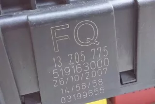 13205775 Блок предохранителей Opel Vectra C  Арт e12442923, вид 1