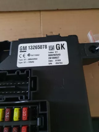 13265078 Блок предохранителей Opel Corsa D Арт e12442348, вид 2