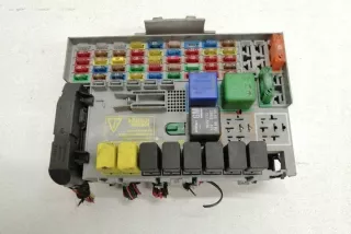 F75_ 24412497 Блок предохранителей Opel Astra G Арт e12442267, вид 1