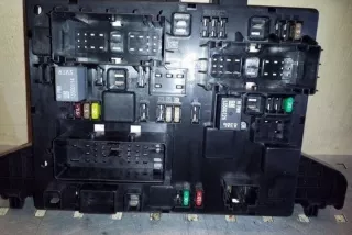 13302300 Блок предохранителей Opel Astra J Арт e12441980, вид 1