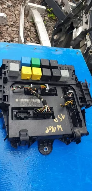 A1695405545 A1695450001 a1695405545 a1695450001 Блок предохранителей Mercedes A W169 Арт e12439421, вид 3