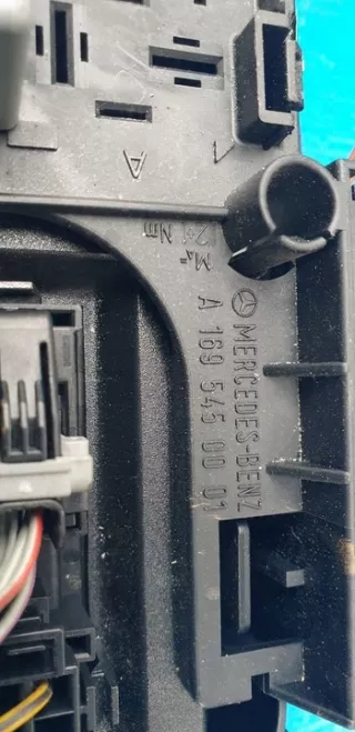 A1695405545 A1695450001 a1695405545 a1695450001 Блок предохранителей Mercedes A W169 Арт e12439421, вид 4