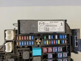 G46C-675X0A Блок предохранителей Mazda 5 1 Арт e12439314, вид 3
