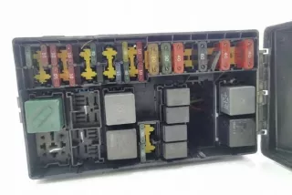 98AG14A142AC Блок предохранителей Ford Focus 3 Арт e12437411, вид 1