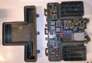 K2GT14D068MA K2GT-14D068-MA HG9T-14A301-AB HG9T14A301AB HU5T14A094KD HU5T-14A094-KD Блок предохранителей Ford Edge 2 Арт e12437277, вид 4