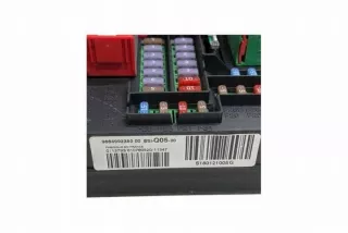 S180121005G Блок предохранителей Citroen DS5 Арт e12436934, вид 4
