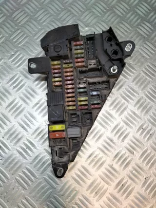 6906603 Блок предохранителей BMW 5 E60/E61 Арт e12435397, вид 1