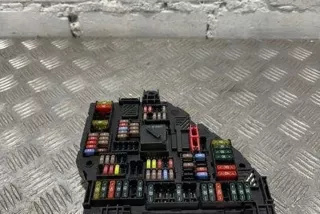 9264923 Блок предохранителей BMW 5 F10/F11/GT F07 Арт e12435001, вид 2