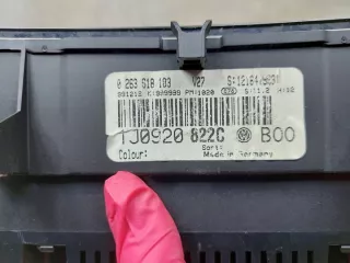 1J0920822C Щиток приборов (приборная панель) Volkswagen Golf 4 Арт e12410486, вид 5