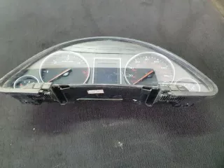 8E0920950F Щиток приборов (приборная панель) Audi A4 B6 Арт e12327001, вид 1