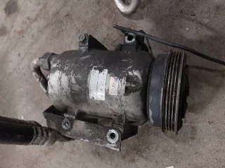 8D0260401E Компрессор кондиционера Volkswagen Passat B5 Арт e12315112, вид 4