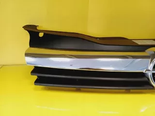 461088395 13108463 Решетка радиатора Opel Astra H Арт e12290765, вид 2