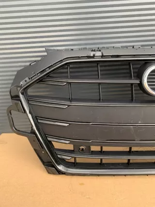8W0853651D Решетка радиатора Audi A4 B9 Арт e12289644, вид 2